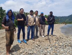 Ketua Komisi IV DPRD Sumbar Tinjau Normalisasi Batang Bayang di Aur Begalung